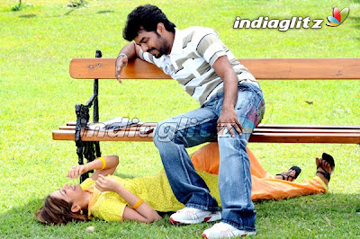 Unnai Partha Mp3
